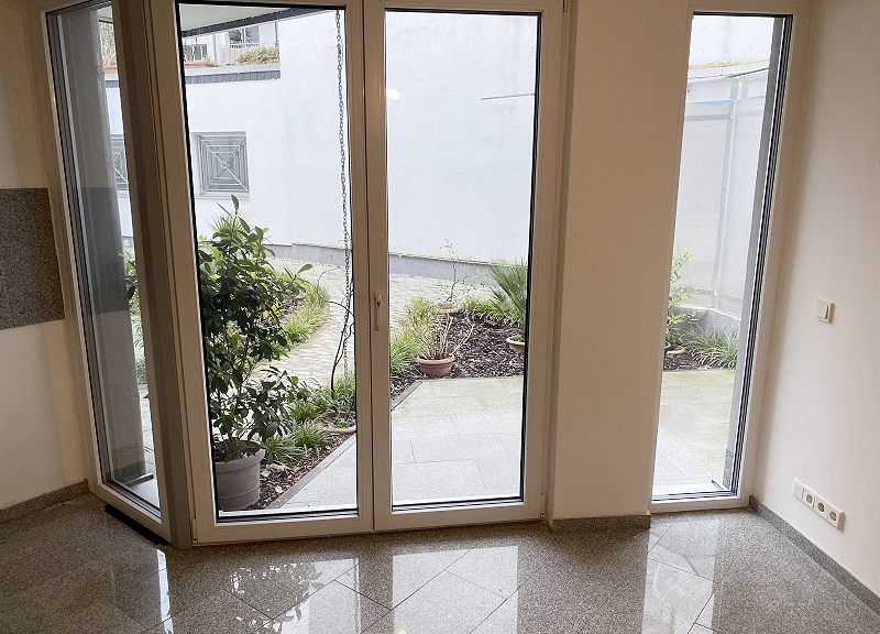 Immobilien Lo Re - 2-ZW Worringer Pl. 18a links